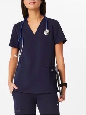 FIGS Women’s Casma Scrub Top